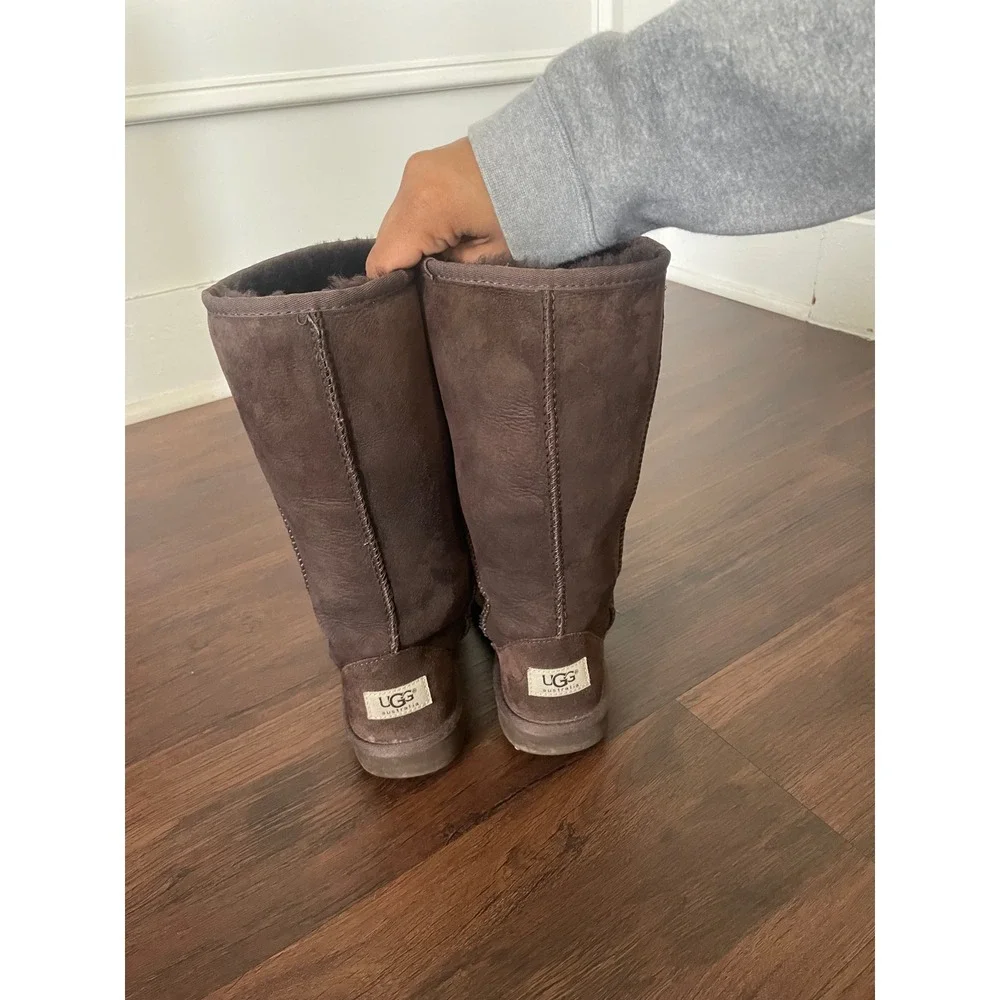 UGG Women's Brown Classic‎ Tall Boot